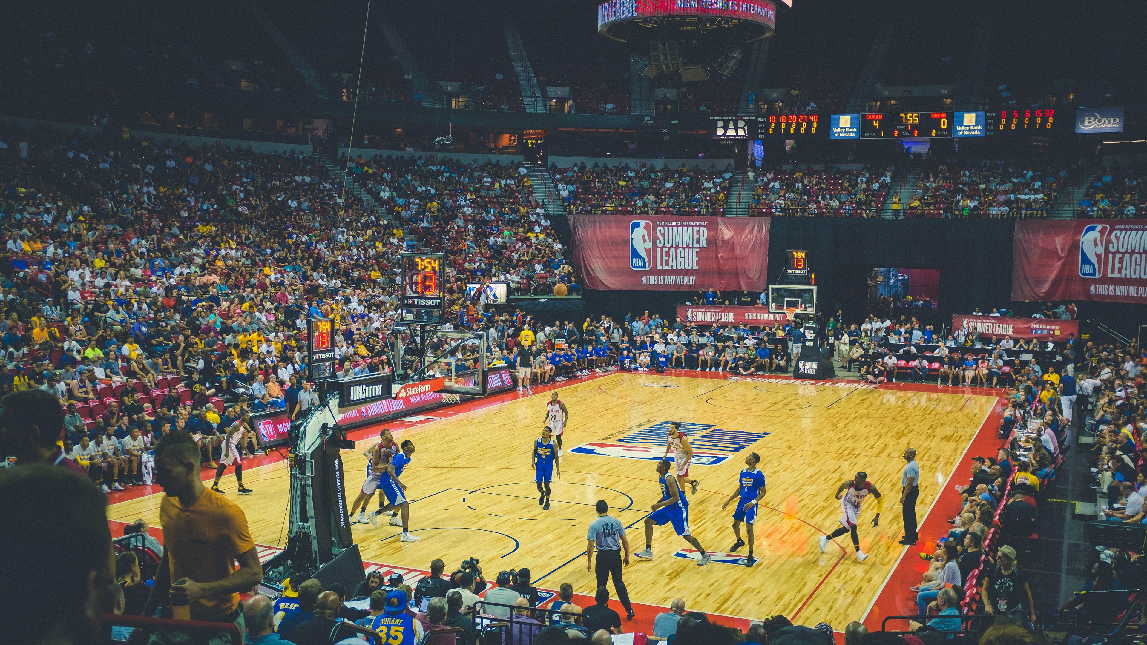 魔术小前锋连续五场抢断表现出色，魔术中锋